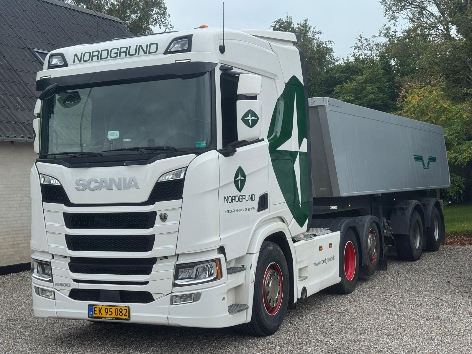 Nordgrund Scania med tipvogn